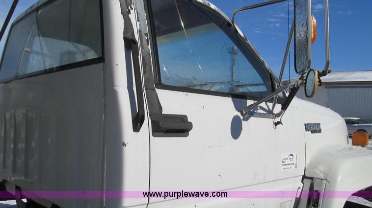 image for item E3652 1991 Chevrolet Kodiak fertilizer tender truck