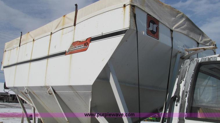 image for item E3652 1991 Chevrolet Kodiak fertilizer tender truck