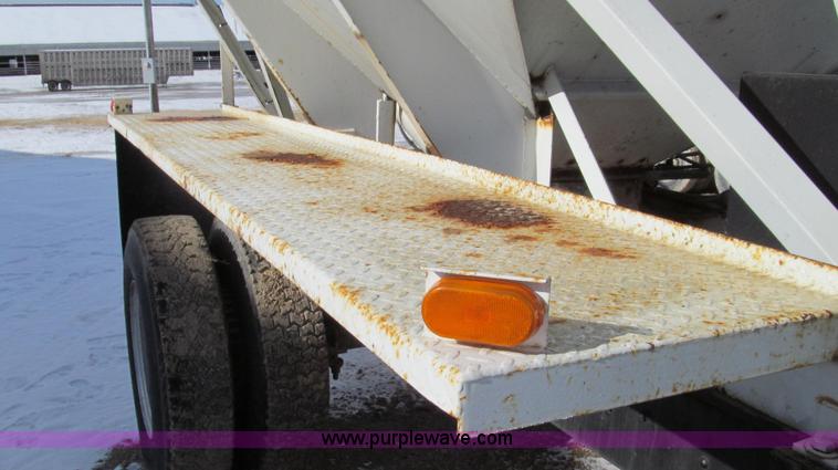 image for item E3652 1991 Chevrolet Kodiak fertilizer tender truck