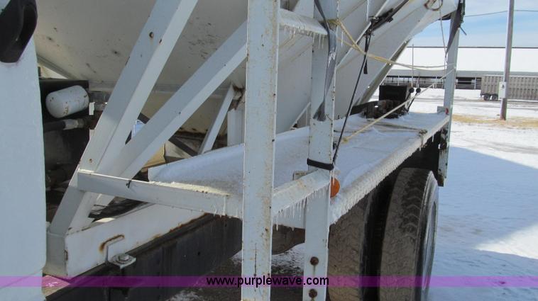 image for item E3652 1991 Chevrolet Kodiak fertilizer tender truck