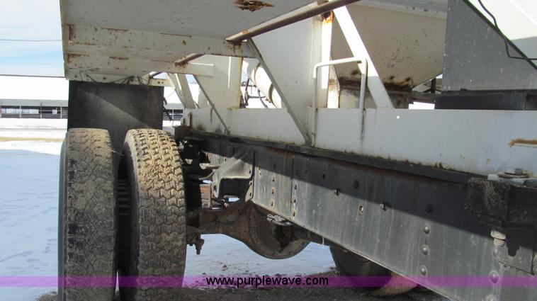 image for item E3652 1991 Chevrolet Kodiak fertilizer tender truck