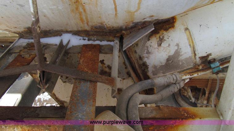 image for item E3652 1991 Chevrolet Kodiak fertilizer tender truck