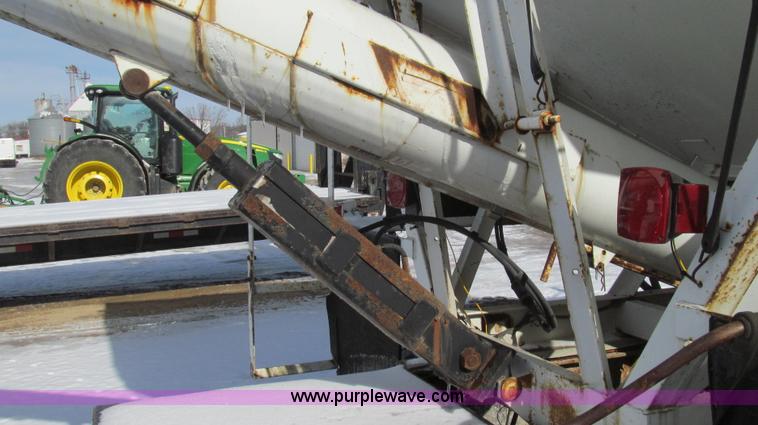 image for item E3652 1991 Chevrolet Kodiak fertilizer tender truck