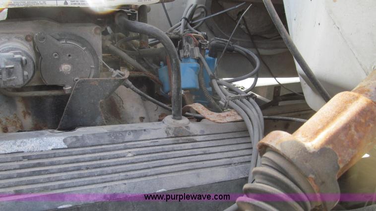 image for item E3652 1991 Chevrolet Kodiak fertilizer tender truck