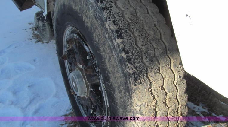 image for item E3653 1978 Mack RS600L semi truck