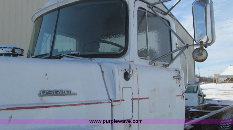 image for item E3653 1978 Mack RS600L semi truck