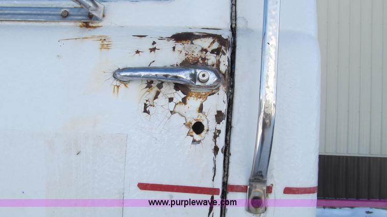 image for item E3653 1978 Mack RS600L semi truck