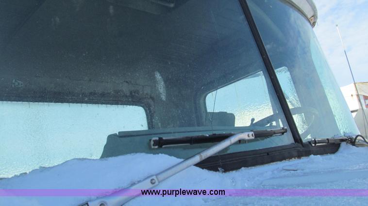 image for item E3653 1978 Mack RS600L semi truck