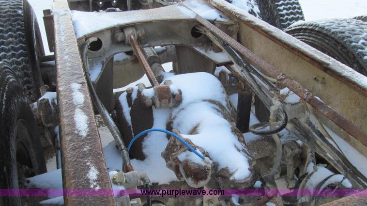 image for item E3653 1978 Mack RS600L semi truck