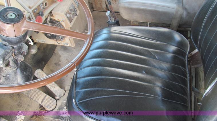 image for item E3653 1978 Mack RS600L semi truck