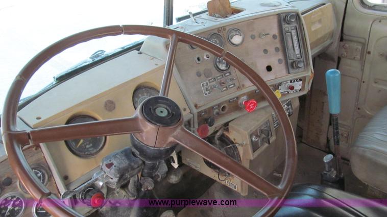 image for item E3653 1978 Mack RS600L semi truck