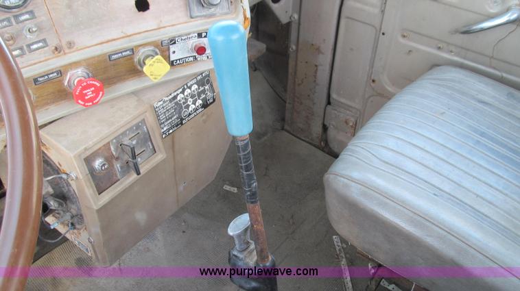 image for item E3653 1978 Mack RS600L semi truck