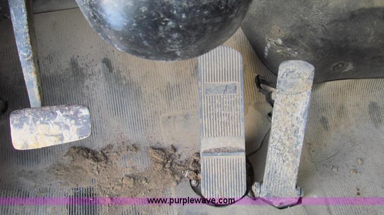 image for item E3653 1978 Mack RS600L semi truck