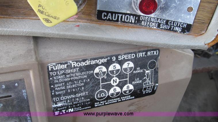 image for item E3653 1978 Mack RS600L semi truck