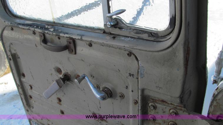 image for item E3653 1978 Mack RS600L semi truck