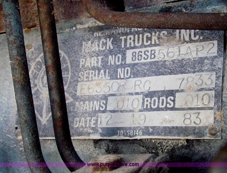 image for item E3653 1978 Mack RS600L semi truck