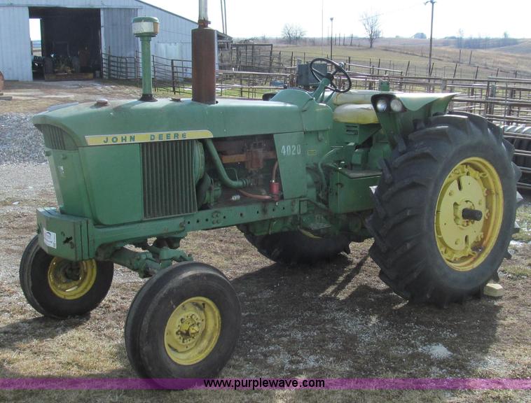 image for item E3664 1968 John Deere 4020 tractor