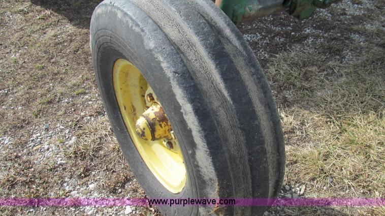 image for item E3664 1968 John Deere 4020 tractor