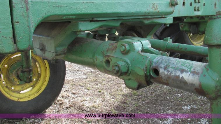 image for item E3664 1968 John Deere 4020 tractor