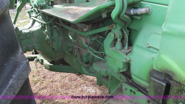 image for item E3664 1968 John Deere 4020 tractor