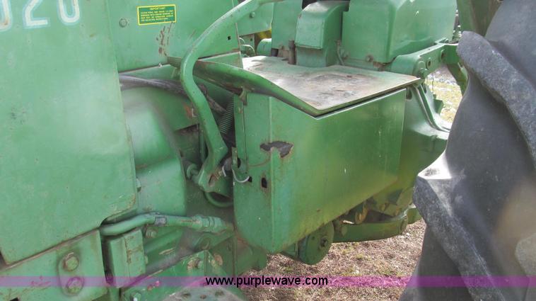 image for item E3664 1968 John Deere 4020 tractor