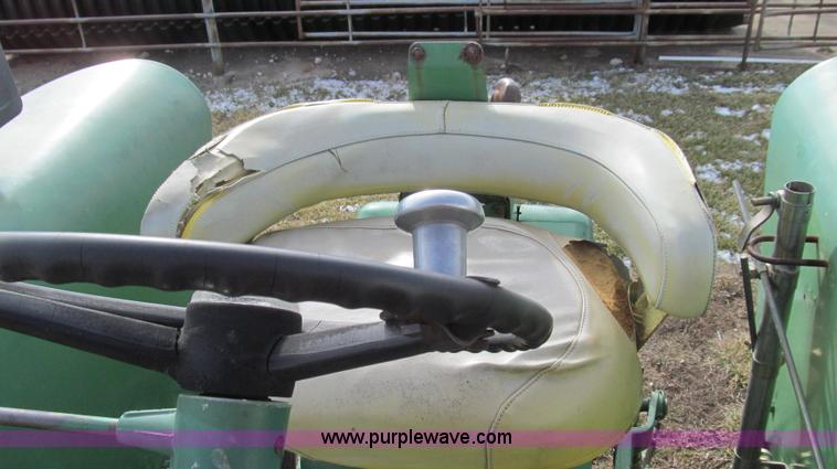 image for item E3664 1968 John Deere 4020 tractor