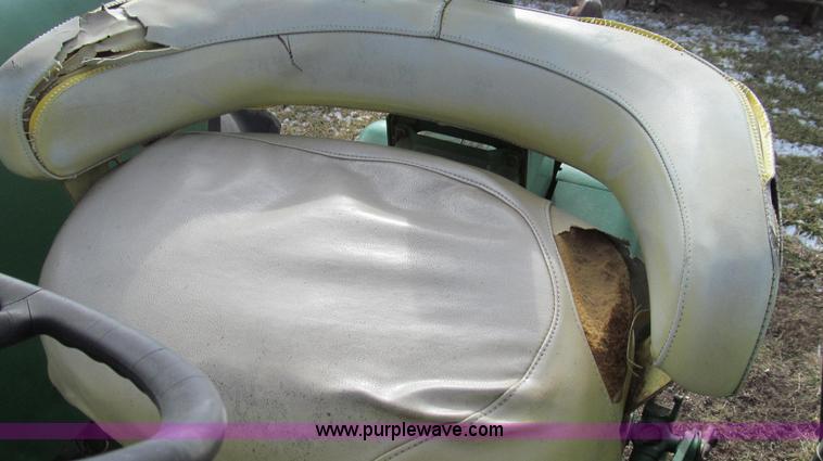 image for item E3664 1968 John Deere 4020 tractor