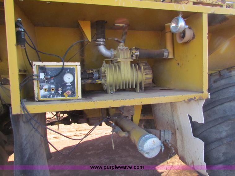 image for item E8298 1985 Ag-Chem Big A 4500 floater