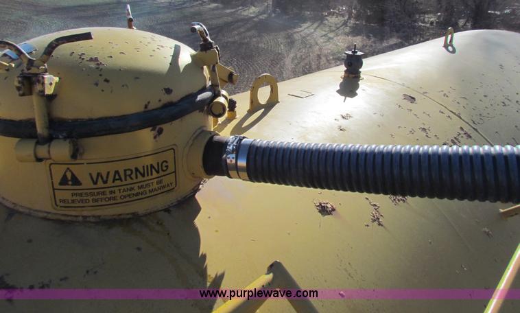 image for item E8298 1985 Ag-Chem Big A 4500 floater