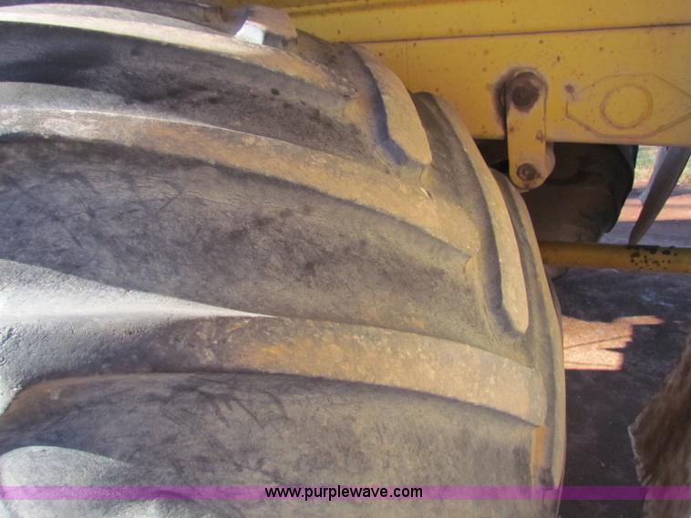 image for item E8298 1985 Ag-Chem Big A 4500 floater