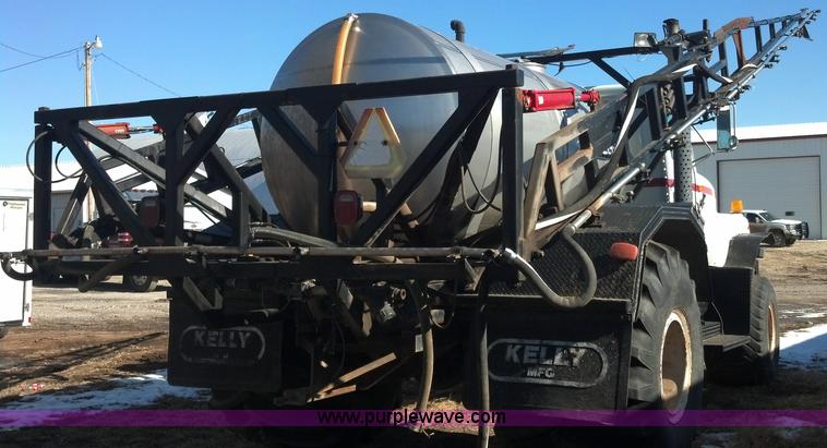 image for item E8354 1990 International 2554 floater applicator