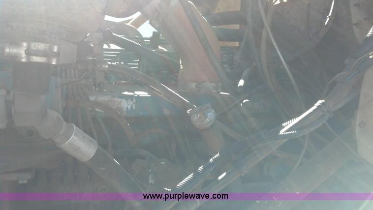 image for item E8354 1990 International 2554 floater applicator