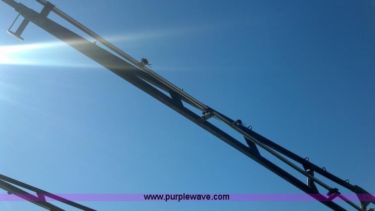 image for item E8354 1990 International 2554 floater applicator