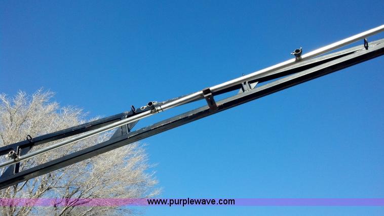 image for item E8354 1990 International 2554 floater applicator