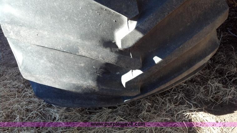 image for item E8354 1990 International 2554 floater applicator