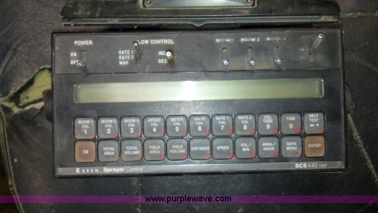 image for item E8354 1990 International 2554 floater applicator