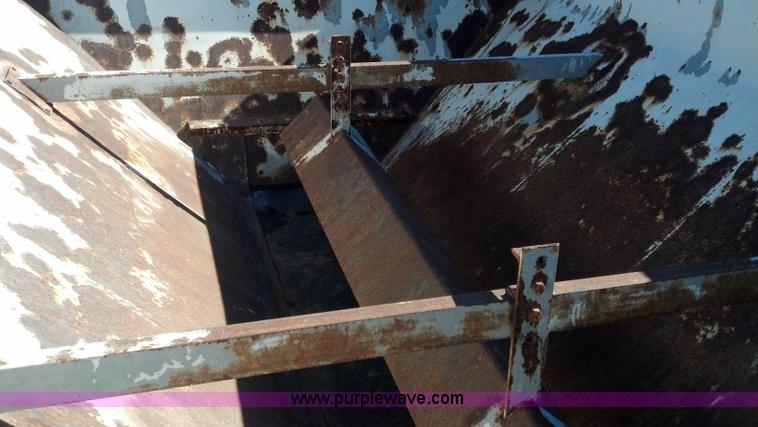 image for item E8355 12' dry fertilizer box