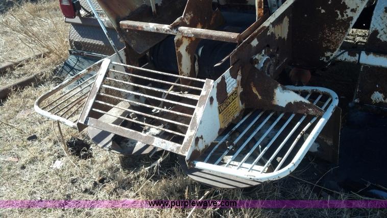 image for item E8355 12' dry fertilizer box