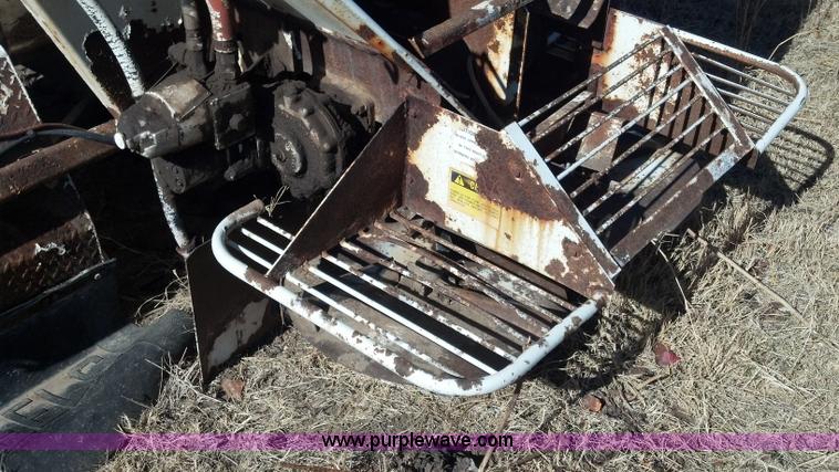 image for item E8355 12' dry fertilizer box