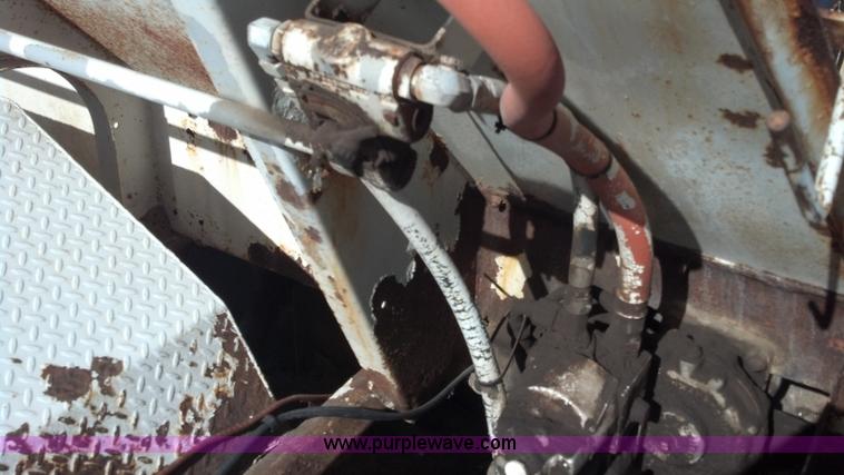 image for item E8355 12' dry fertilizer box