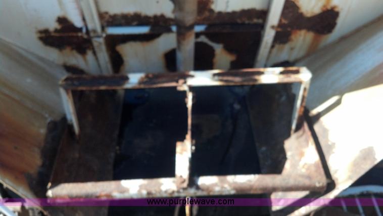 image for item E8355 12' dry fertilizer box