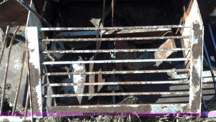 image for item E8355 12' dry fertilizer box