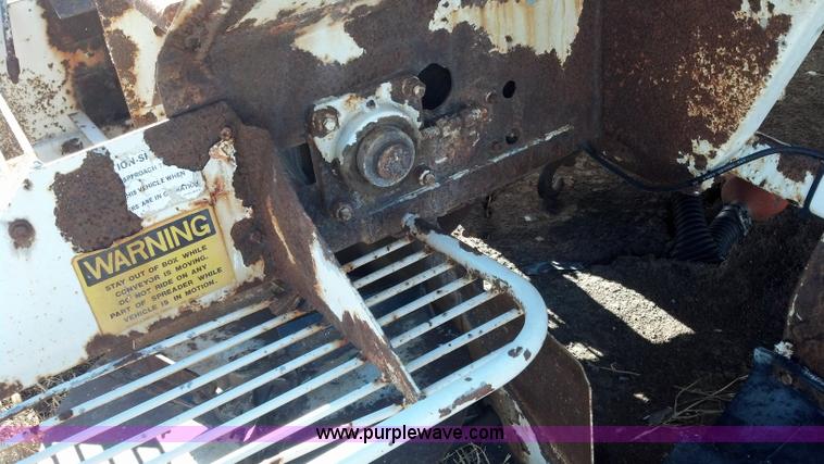 image for item E8355 12' dry fertilizer box