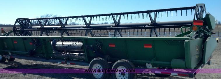 image for item E8358 2002 John Deere 930F flex head