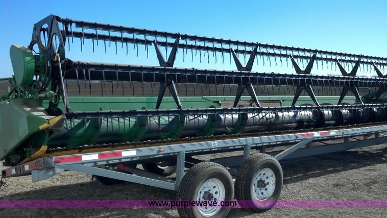 image for item E8358 2002 John Deere 930F flex head