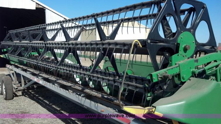 image for item E8358 2002 John Deere 930F flex head