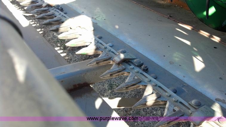 image for item E8358 2002 John Deere 930F flex head