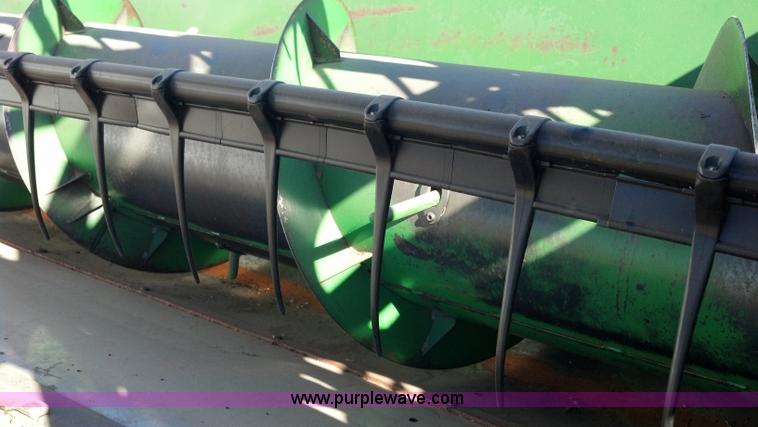image for item E8358 2002 John Deere 930F flex head