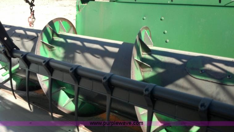 image for item E8358 2002 John Deere 930F flex head