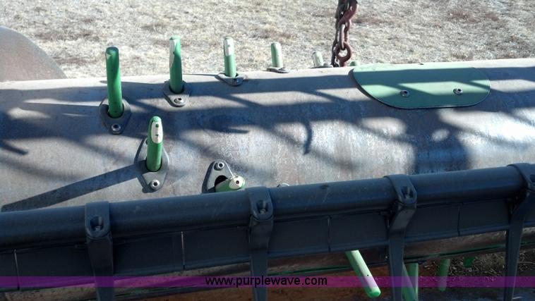 image for item E8358 2002 John Deere 930F flex head